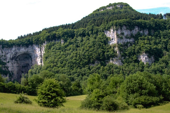 Grotte Sarrazine et son porche