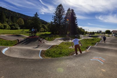 Praticable en trottinette, skateboard et vélo