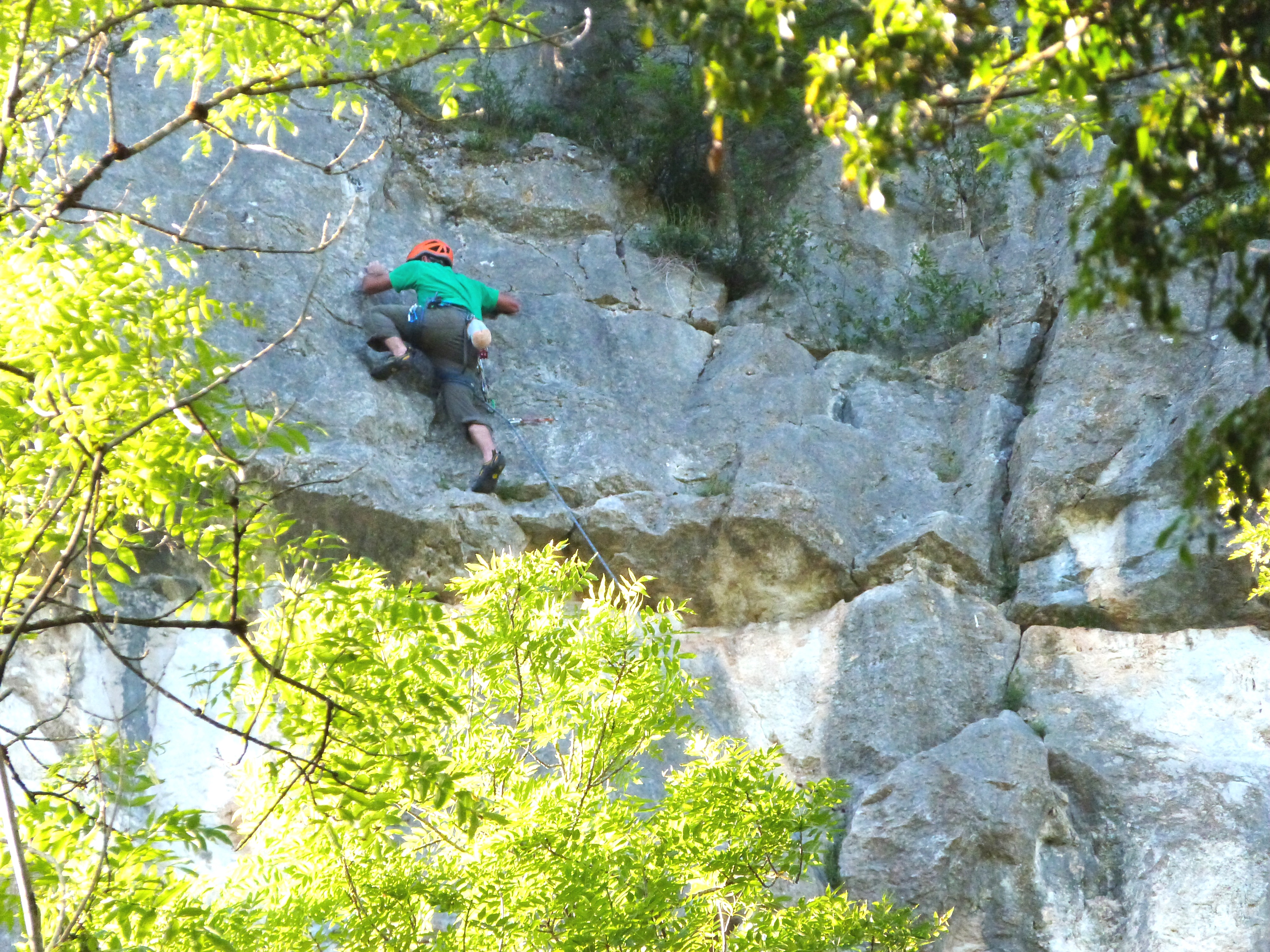 Grimpeurs sur la falaise de Sous Buen