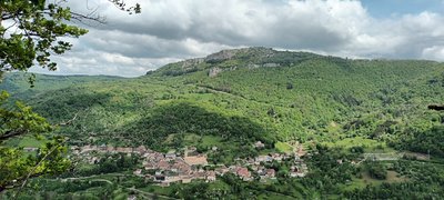 Le Mont Germain devant la Roche de Hautepierre