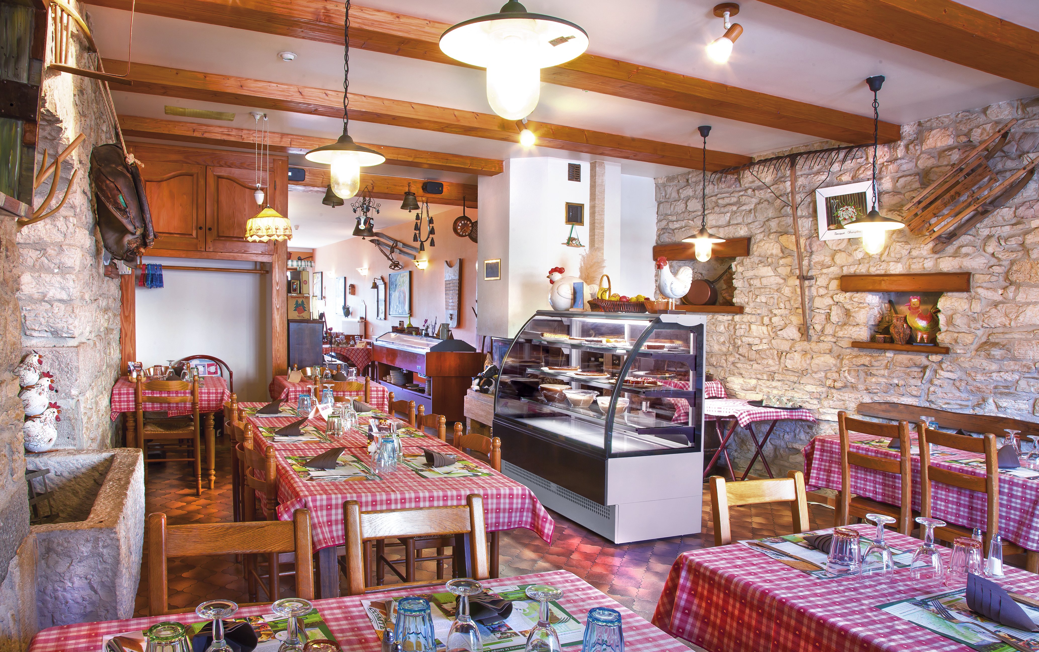 Restaurant A la Ferme (salle en piere-II)(Pat.Sch.)