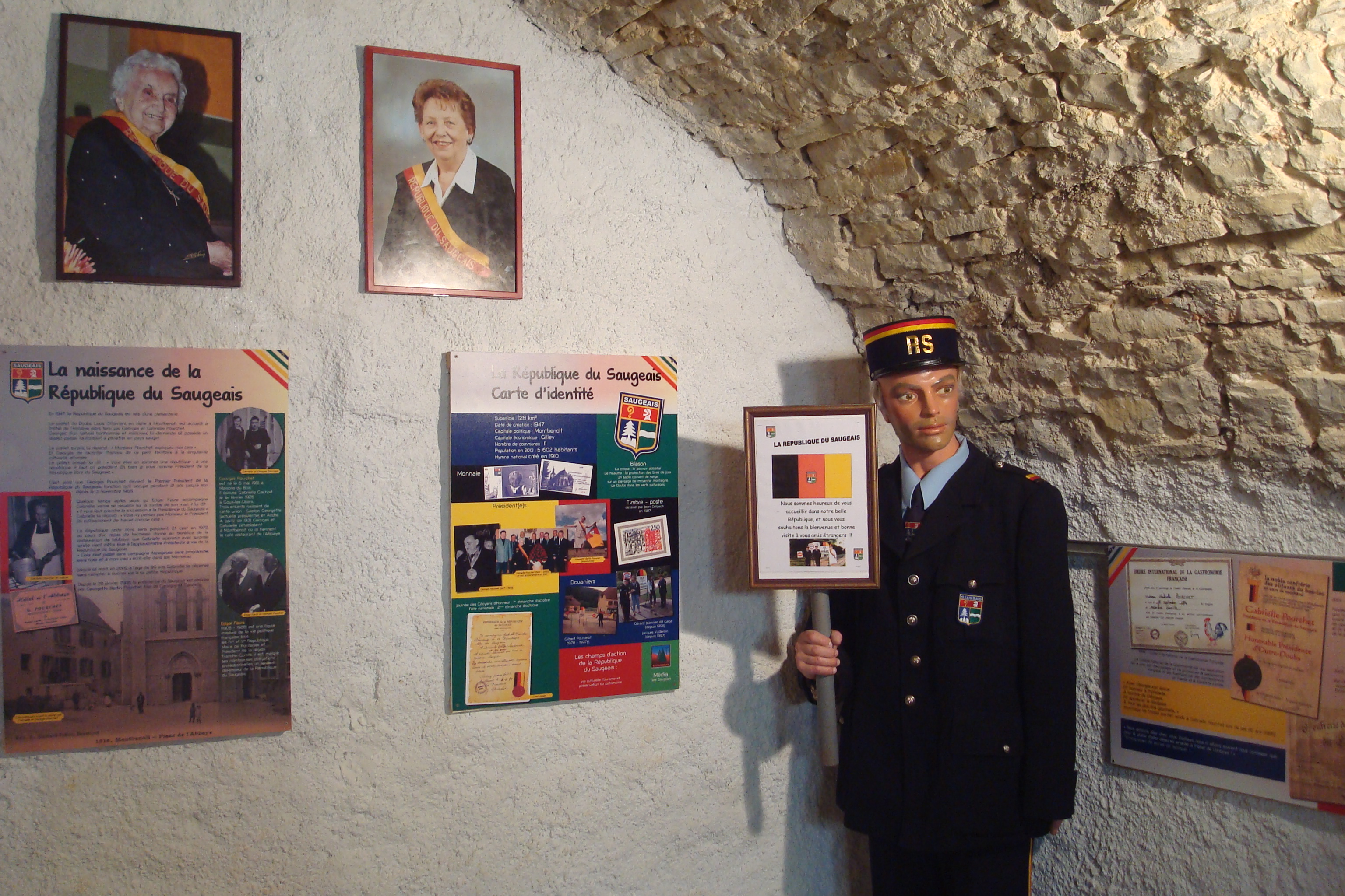 MUSÉE DE LA RÉPUBLIQUE DU SAUGEAIS - ABBAYE DE MONTBENOÎT_1