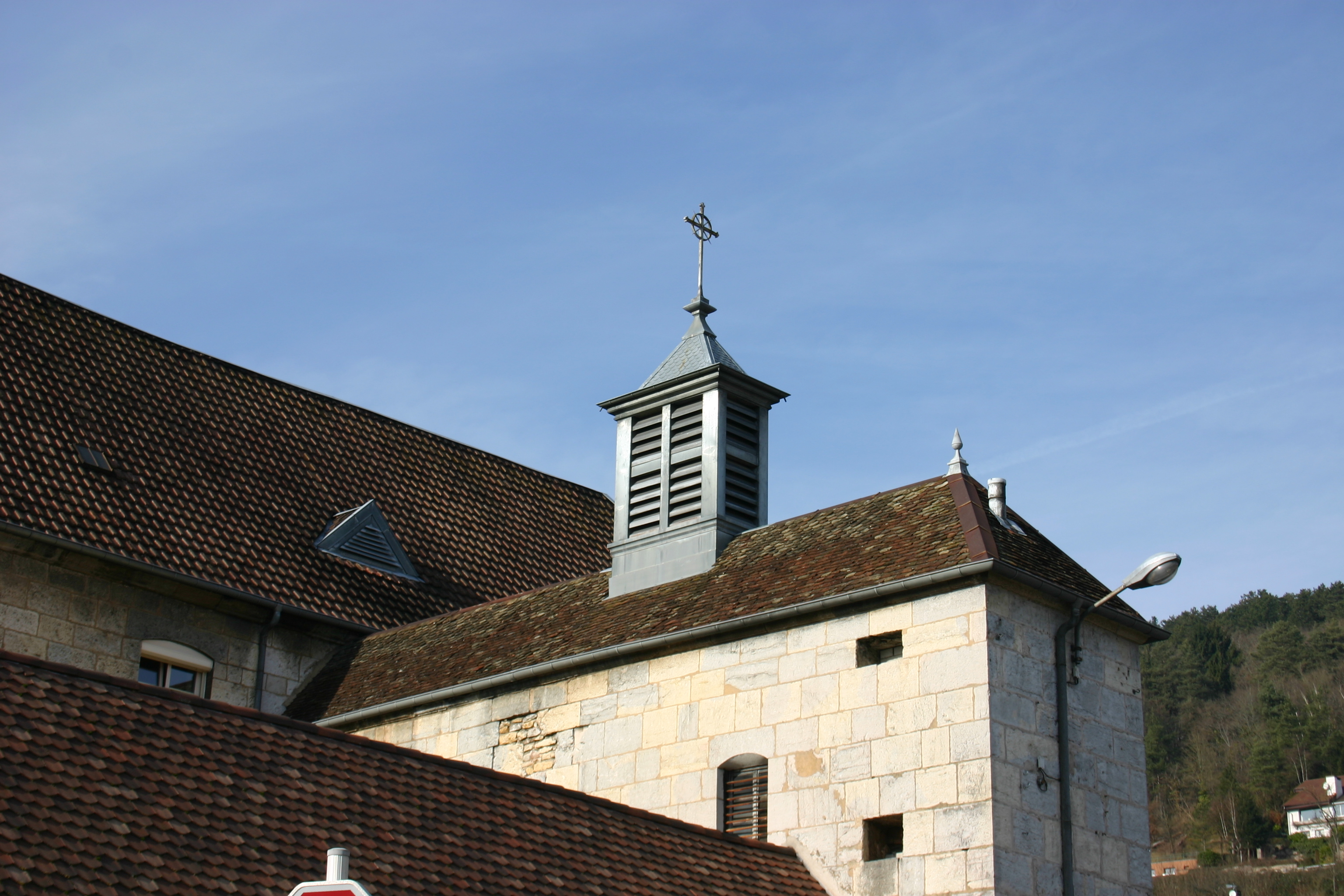 HOPITAL SAINTE-CROIX ET SON APOTHICAIRERIE_1