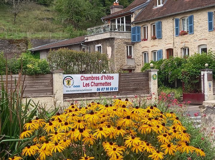 Les Charmettes - maison vue fontaine