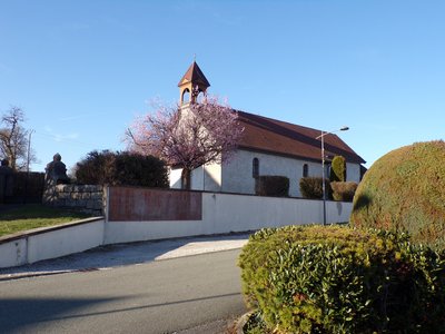 La chapelle Saint-Ermenfroy au printemps