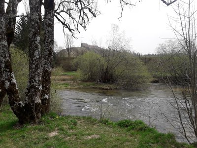 Le Doubs et le château de Joux