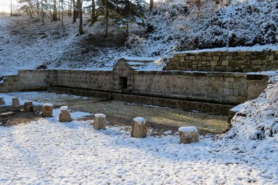 Chassagne-Saint-Denis, la fontaine du Nods