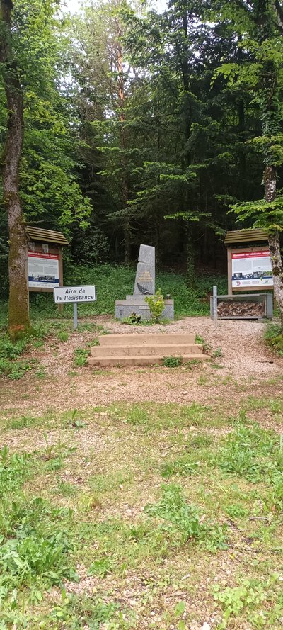 Lombard, Monument des aviateurs