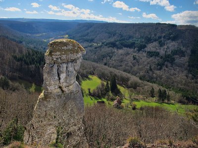 Cléron, Le Rocher du Moine