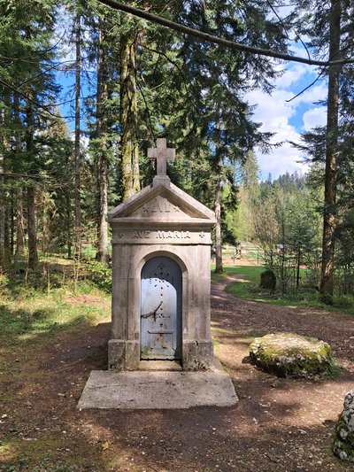 Oratoire du Pas de la Vierge Théâtre Forestier