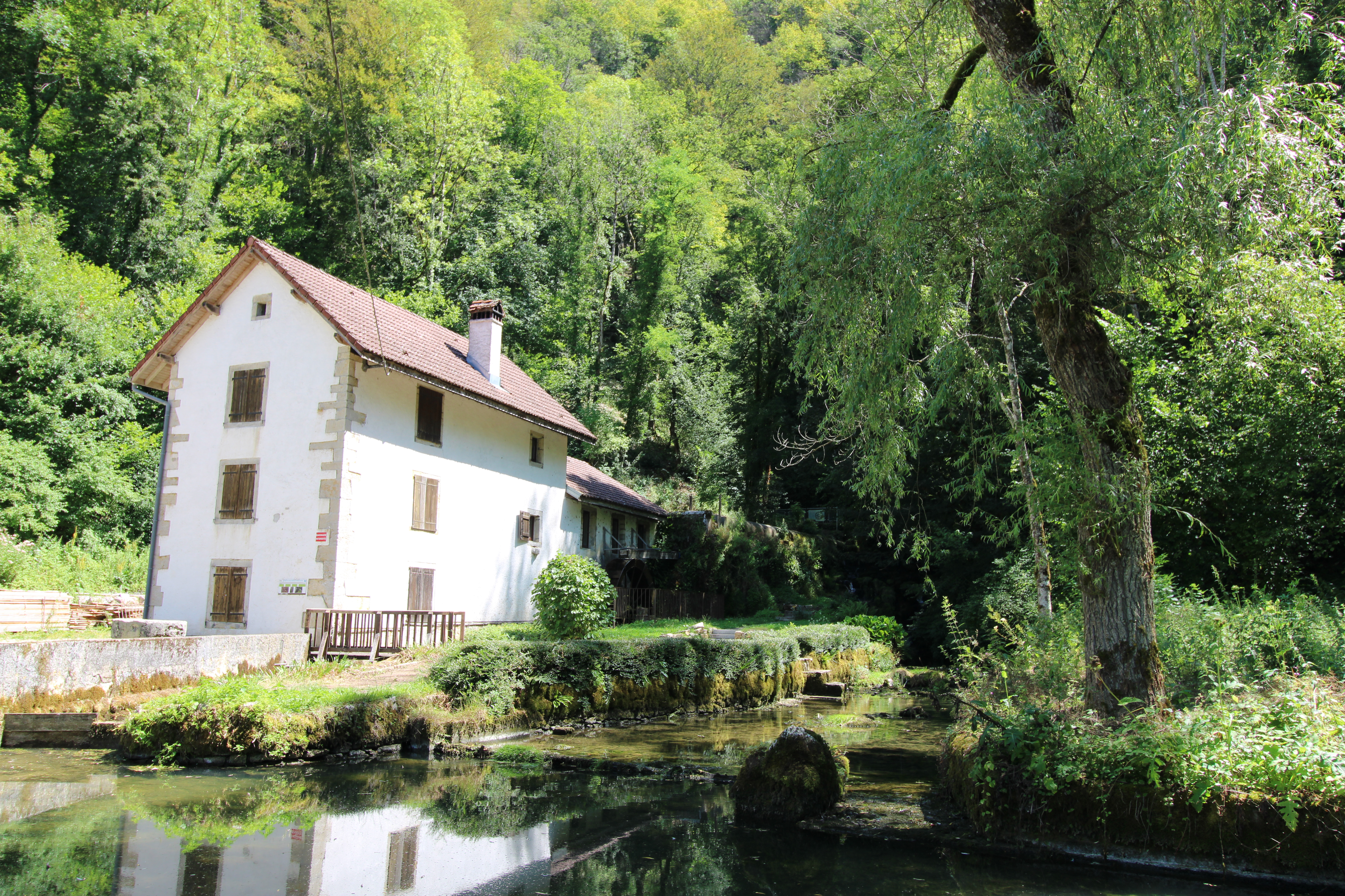 Moulin et source de la Doue