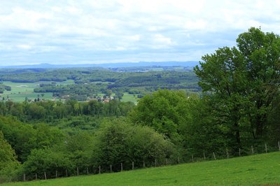 Point de vue sur le premier plateau à Beure