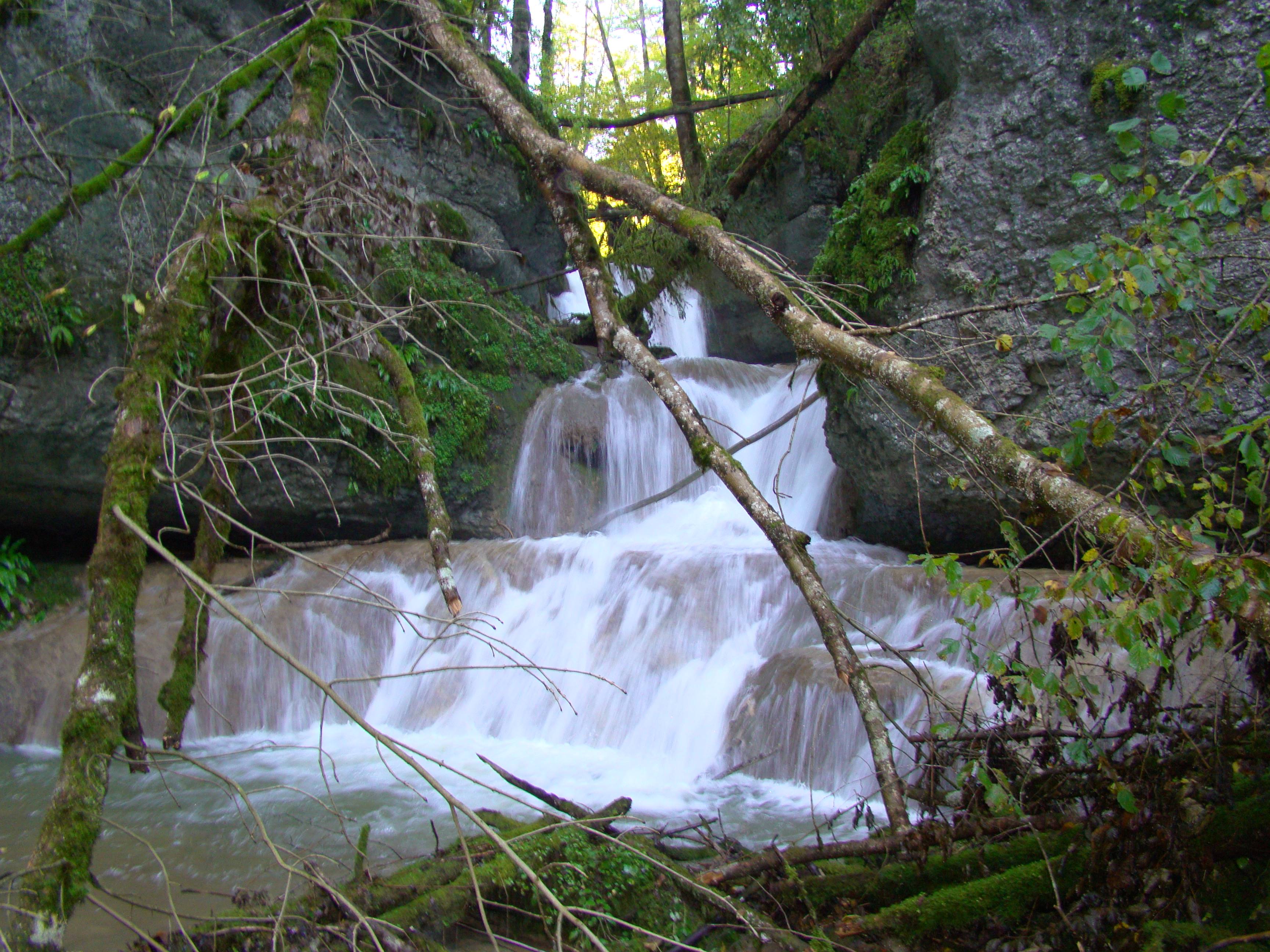 Cascade de Queue Levée, ruisseau de Waroly
