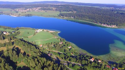 Le lac de Saint-Point en été