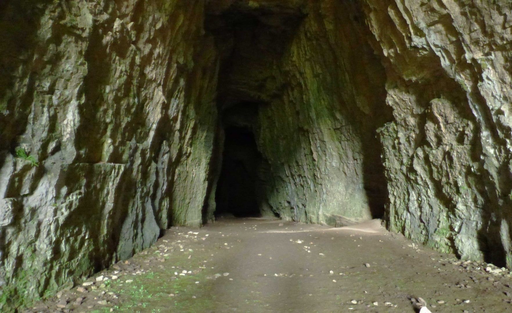 Grotte du château de la Roche