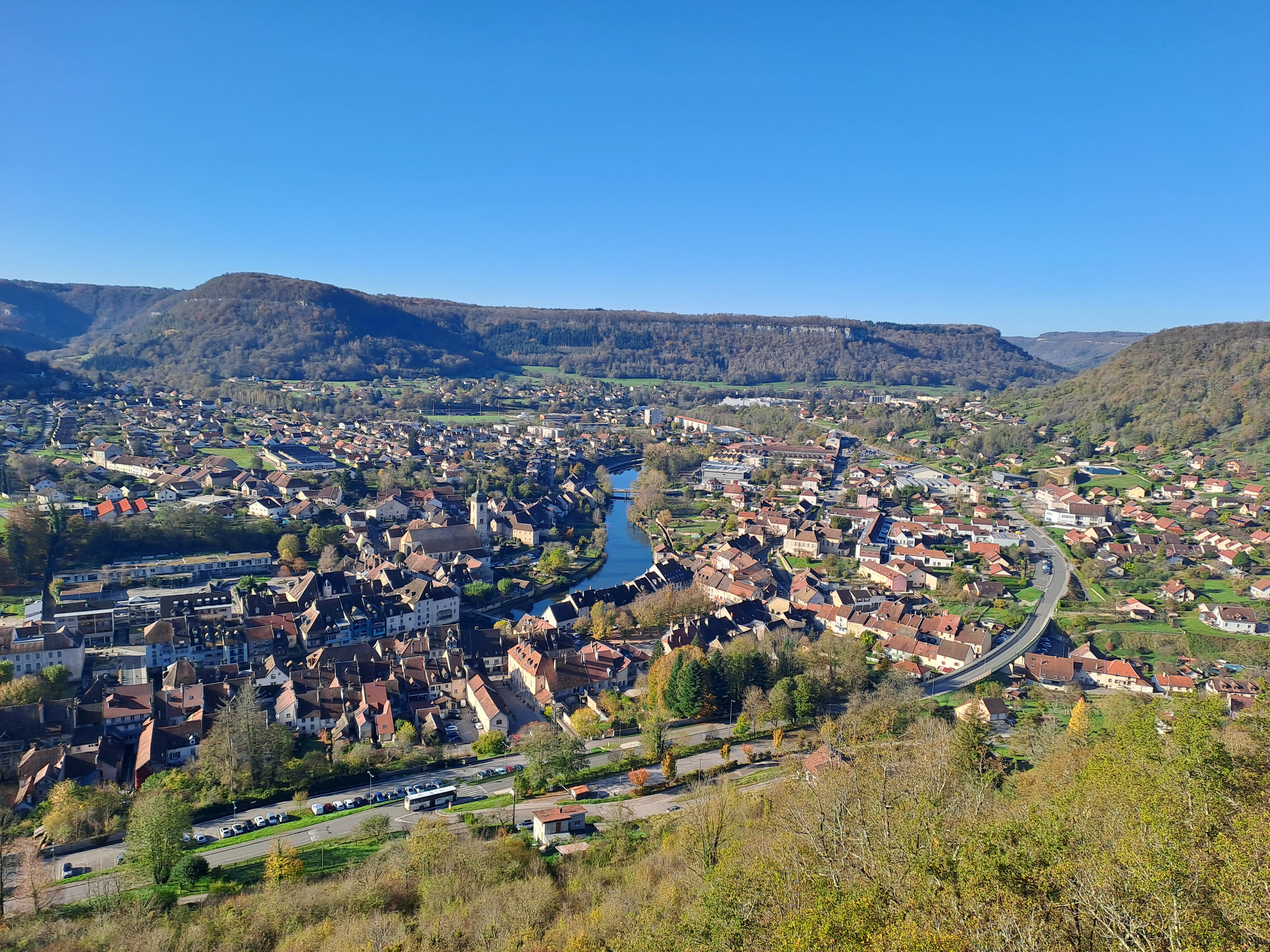 Point de vue sur Ornans depuis la Roche du Mont