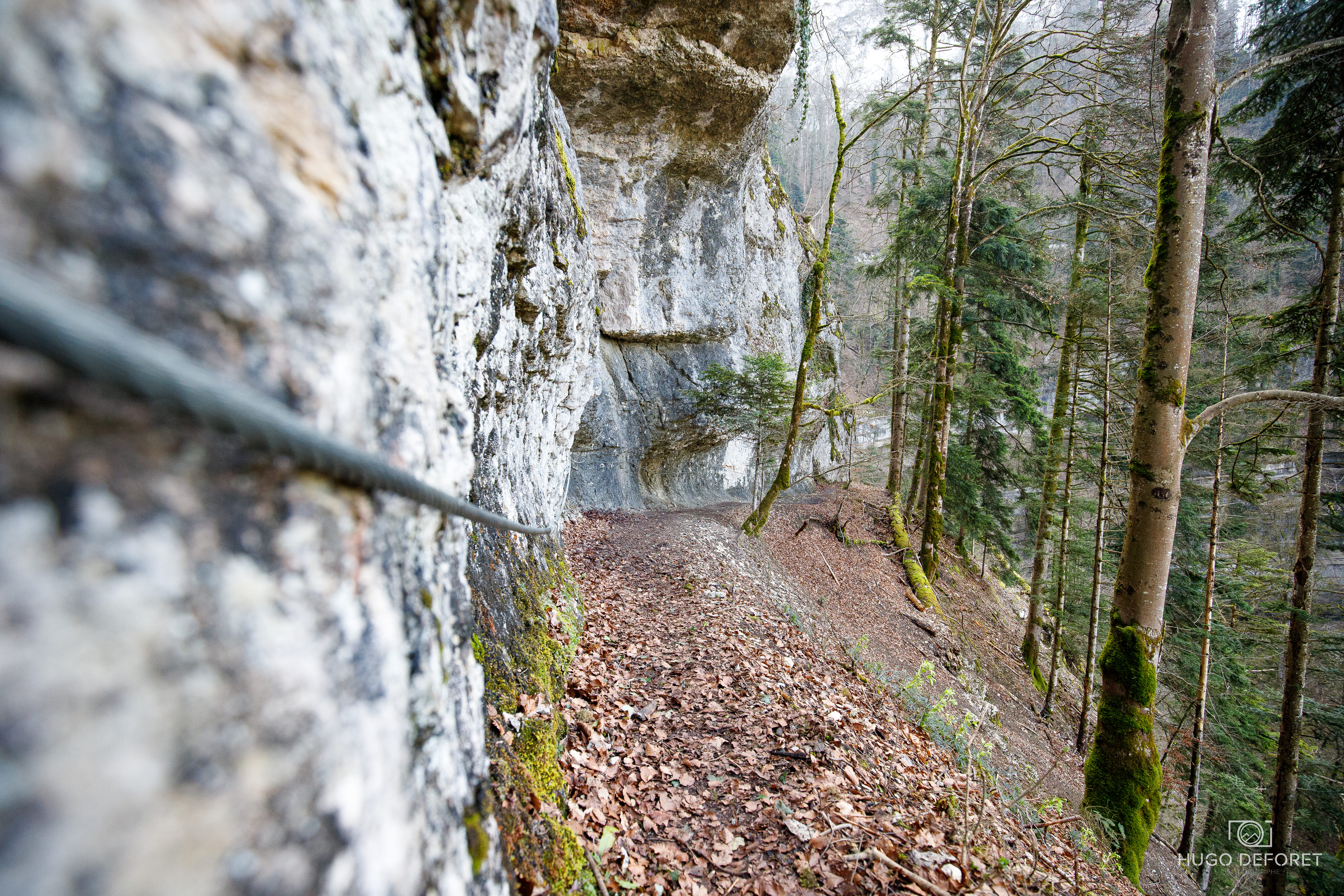 Passage en flanc de falaise - Roche du Prêtre