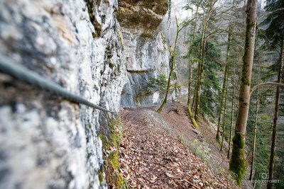Passage en flanc de falaise - Roche du Prêtre
